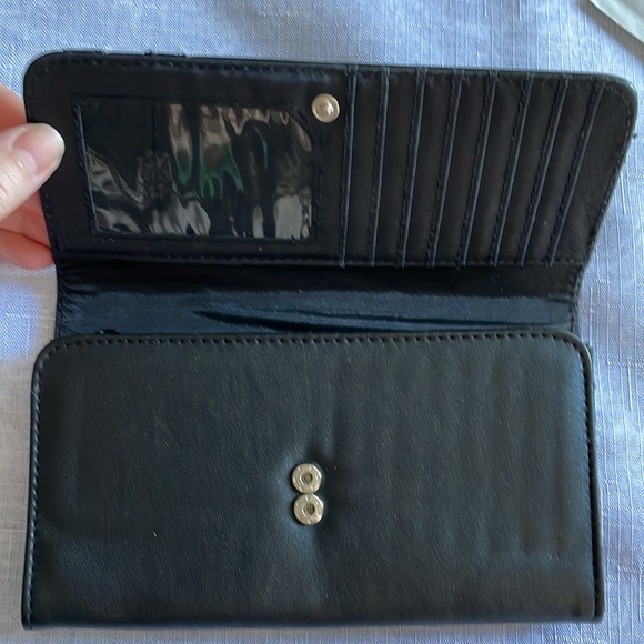 NWOT Avon Wallet with Multi Compartments - Picture 5 of 5